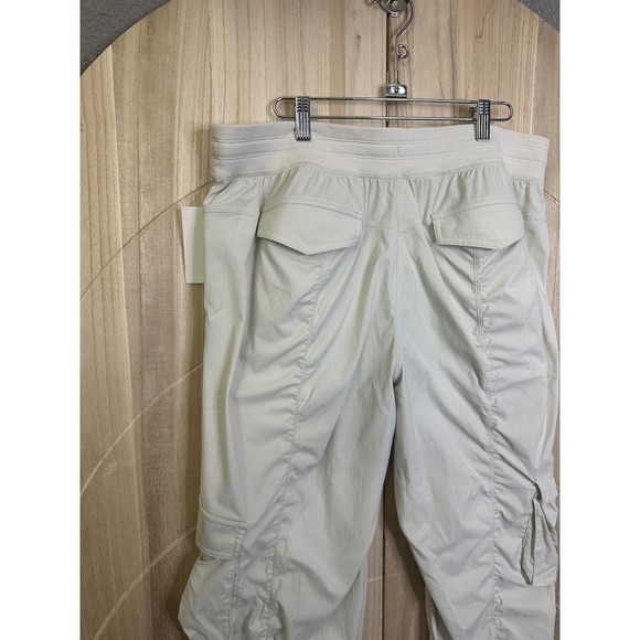 NWT Lululemon Dance Studio Relaxed-Fit Mid-Rise Cargo Pant
Bone Size XL - Picture 13 of 15